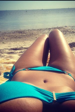 Je suis là, allongée, un dimanche pluvieux, à me dire qu’un mec pourrait me faire rire au téléphone Soraya - rencontre-Beurette-Marseille