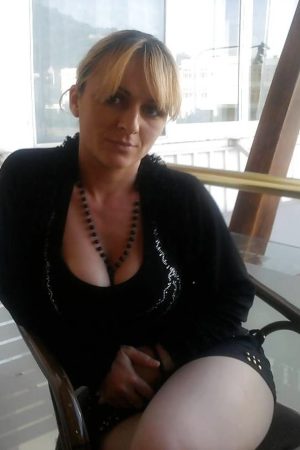 Léna - rencontre-Milf-Argenteuil