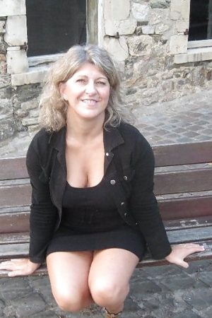Soirée improvisée à Courbevoie ? Mireille - rencontre-Cougar-Courbevoie