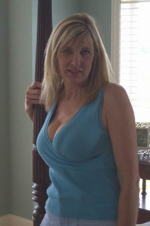 Découverte du gang bang après 45 ans Amélie - rencontre-Libertine-Charleville-Mézières