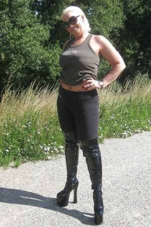 Capucine - rencontre-Milf-Montpellier