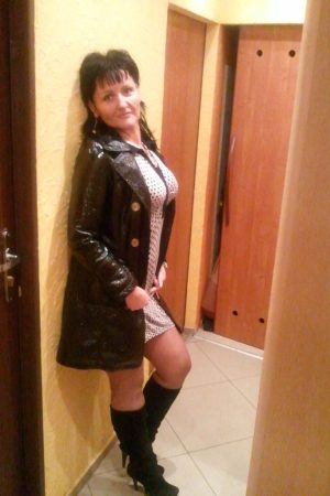 Lila - rencontre-Milf-Six-Fours-les-Plages
